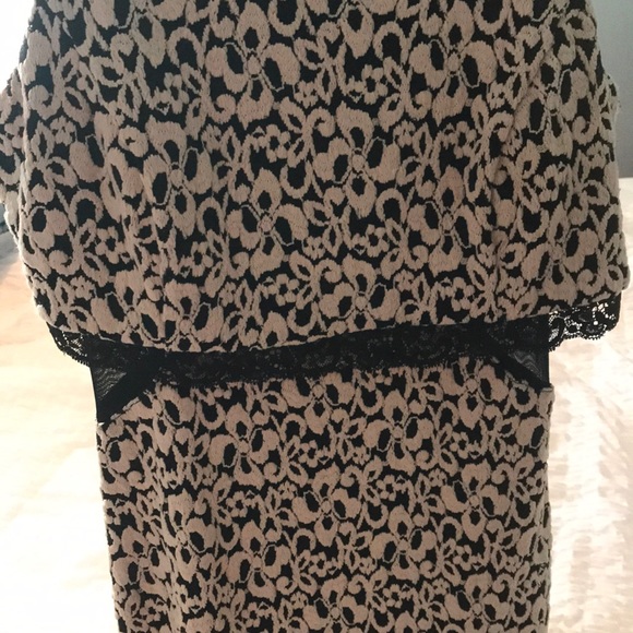 Chic black and white embroidered dress - Picture 3 of 4